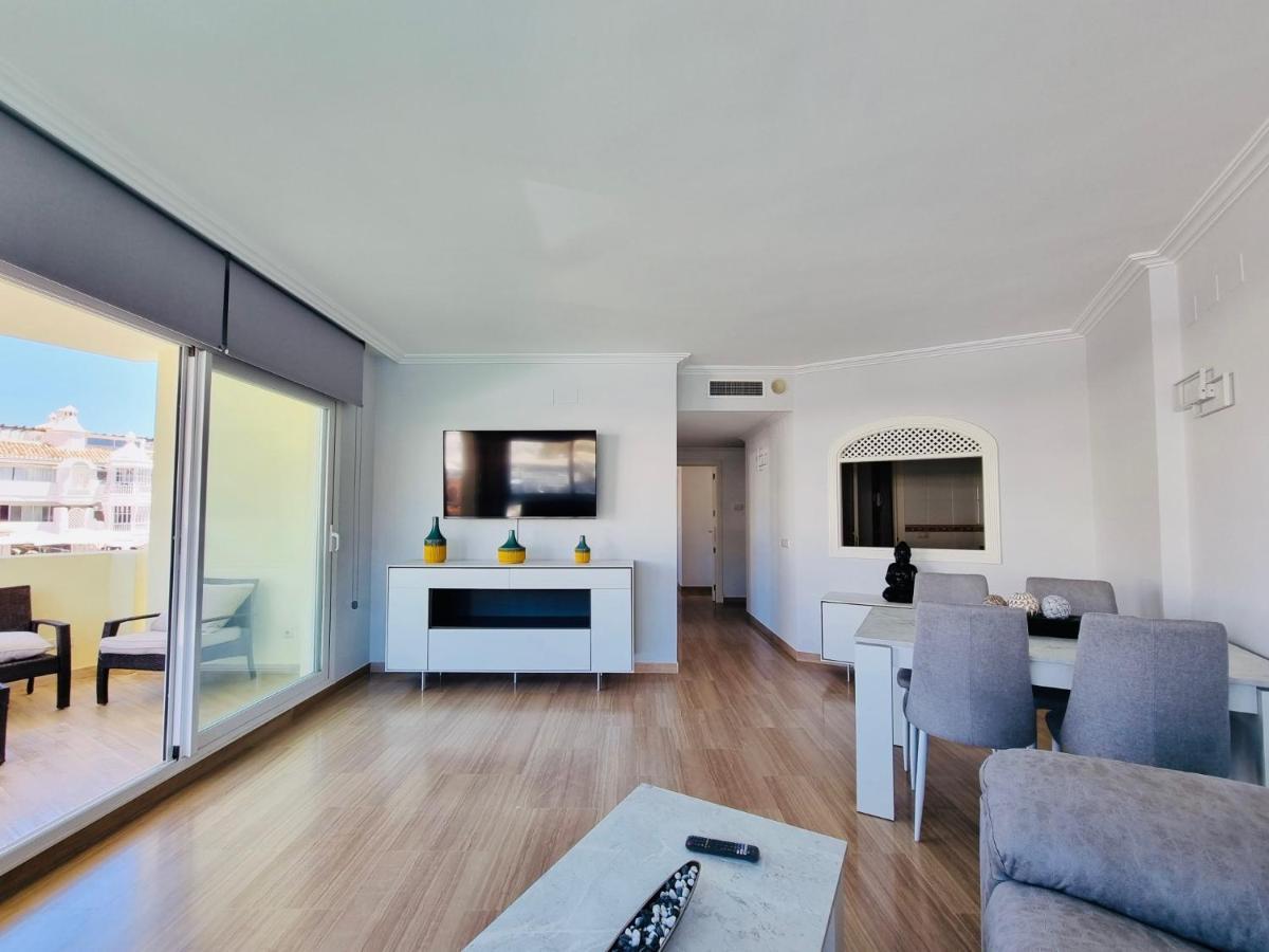 Apartmán G&G Isla Marina Puerto Benalmádena Exteriér fotografie